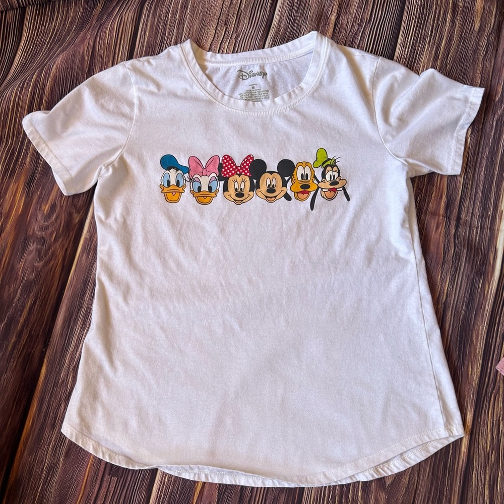 Disney T-Shirt Size M